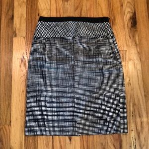 Express black and white business skirt